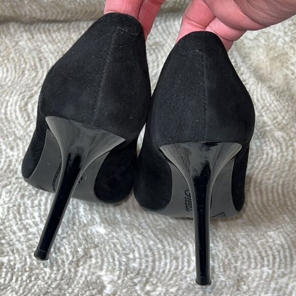 GUESS Suede Stiletto Heels with Silver Studs Black "WGMAIRE" Sz 6 - Picture 6 of 7